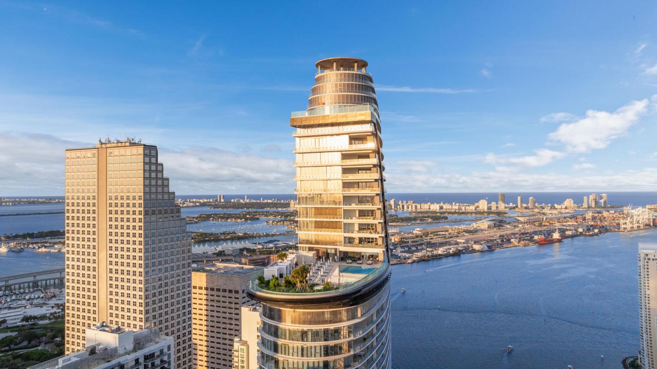 300 Biscayne Boulevard Way 2004, Miami, Florida 33131