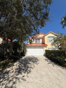 1161 Pinewood Lake Ct, Greenacres, Florida 33415