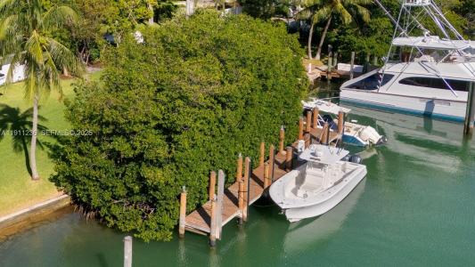 4 Harbor Pt, Key Biscayne, Florida 33149