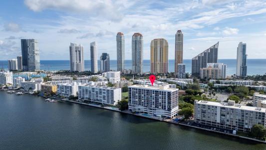 17720 N Bay Rd 803, Sunny Isles Beach, Florida 33160, USA