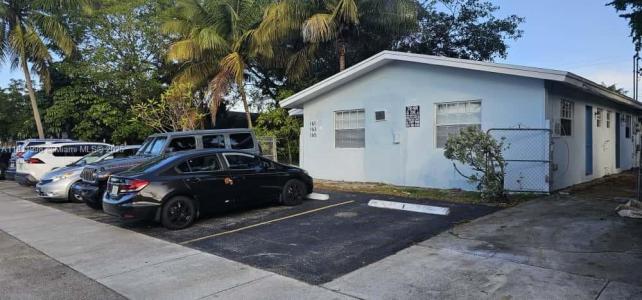 161 NW 40th St 5, Oakland Park, Florida 33309, USA