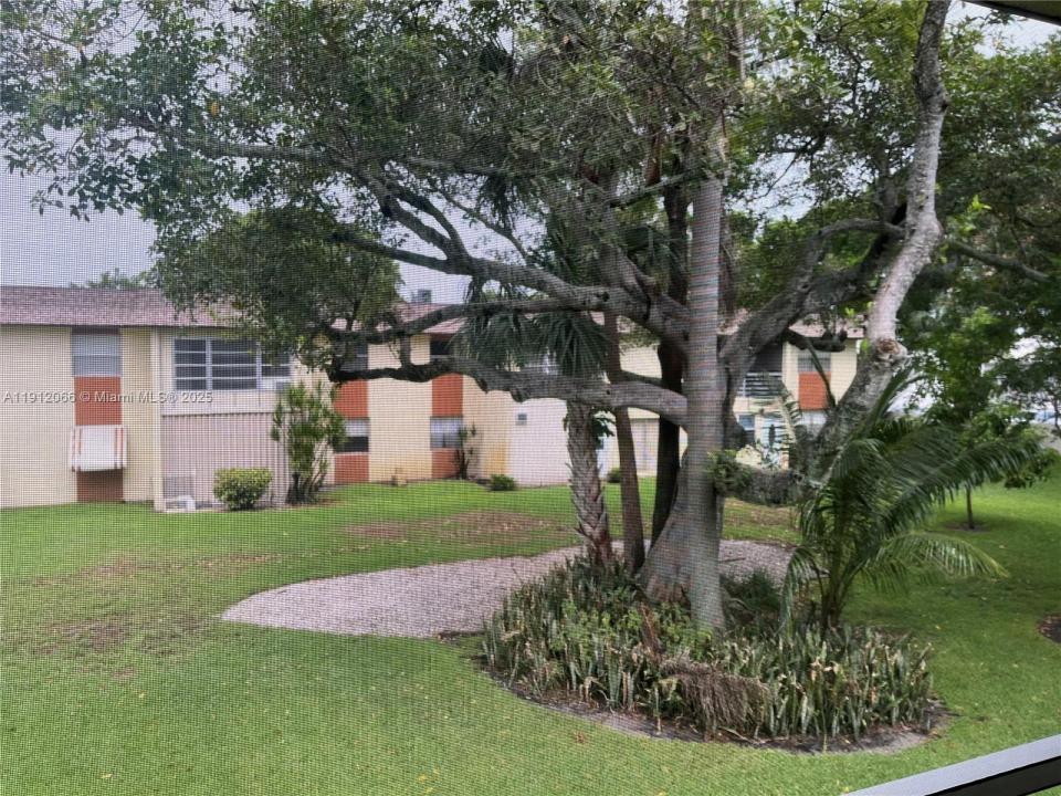 5525 N Lakewood Cir N 223, Margate, Flórida 33063, Estados Unidos
