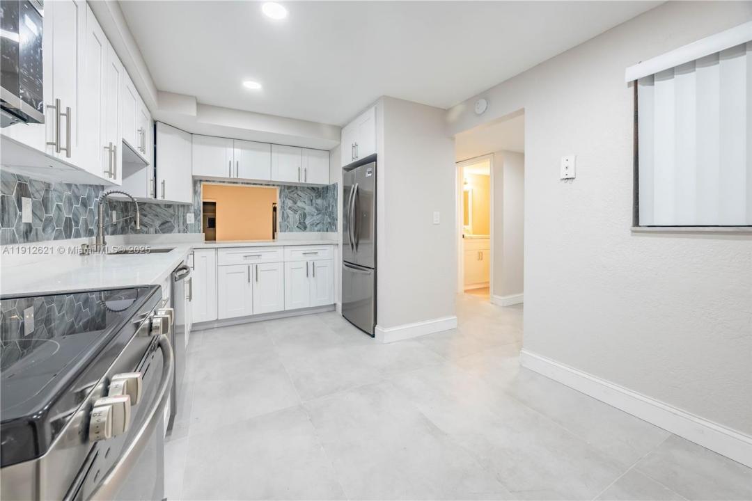 6563 Racquet Club Dr 124, Lauderhill, Floryda 33319, USA