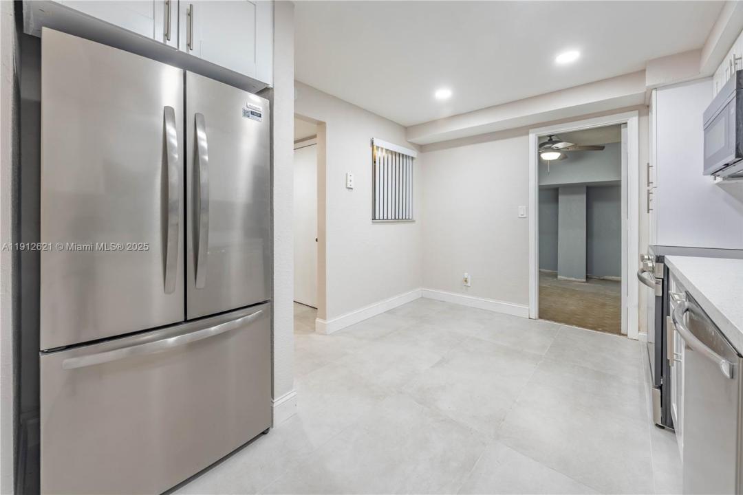 6563 Racquet Club Dr 124, Lauderhill, Floryda 33319, USA