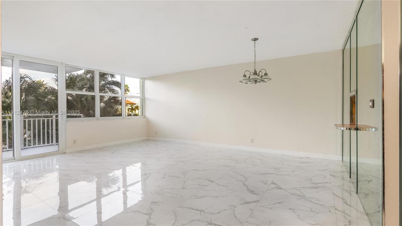 2150 Sans Souci Blvd A207, North Miami, フロリダ 33181, アメリカ合衆国