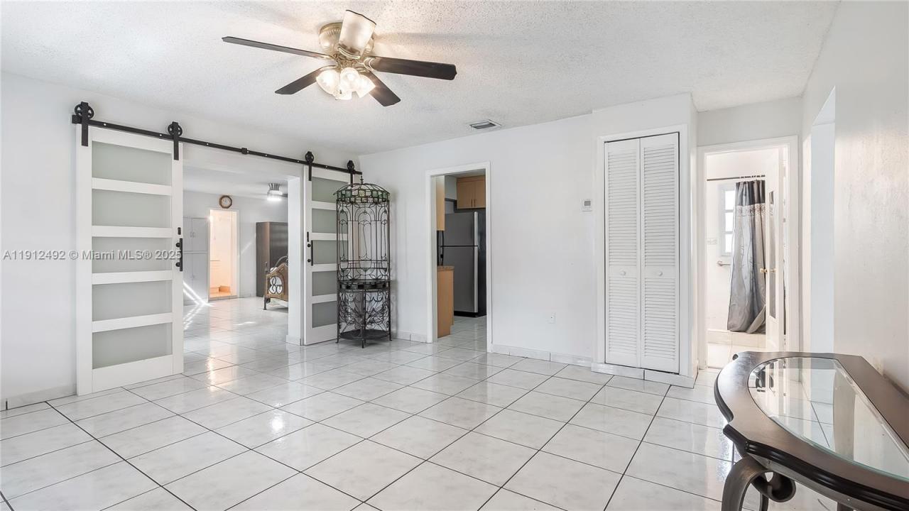 305 Opa Locka Blvd, North Miami, フロリダ 33168, アメリカ合衆国