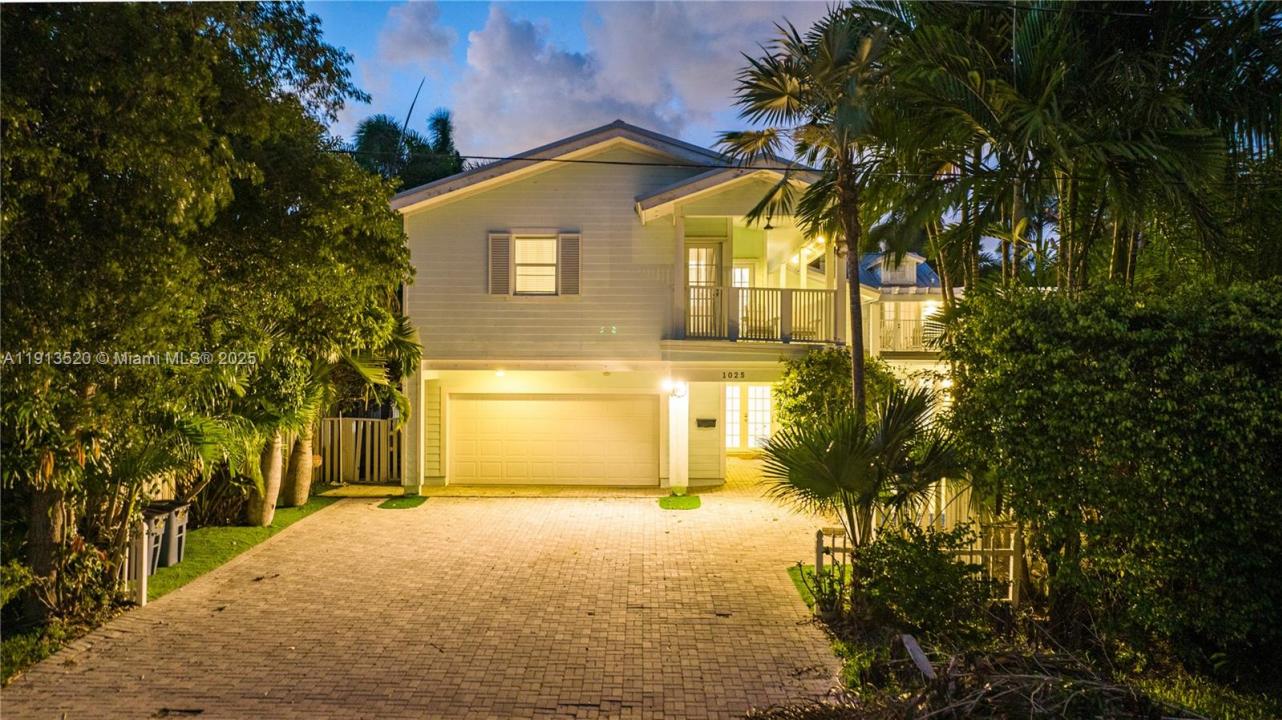 1025 N Southlake Dr, Hollywood, Florida 33019