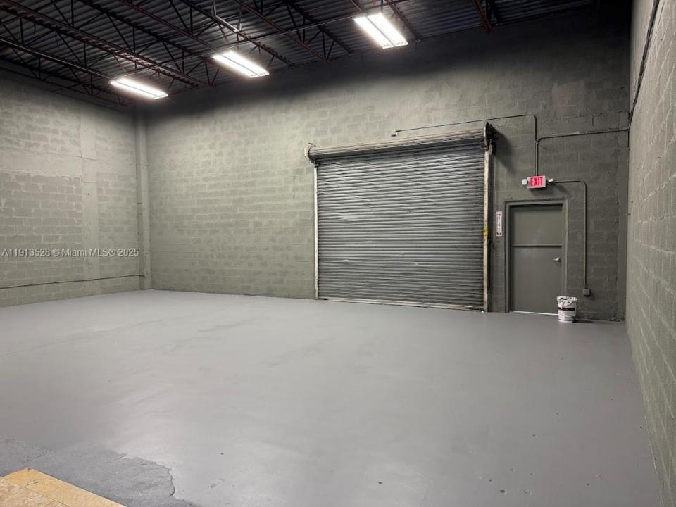 7400 NW 7th St, Miami, Florida 33126