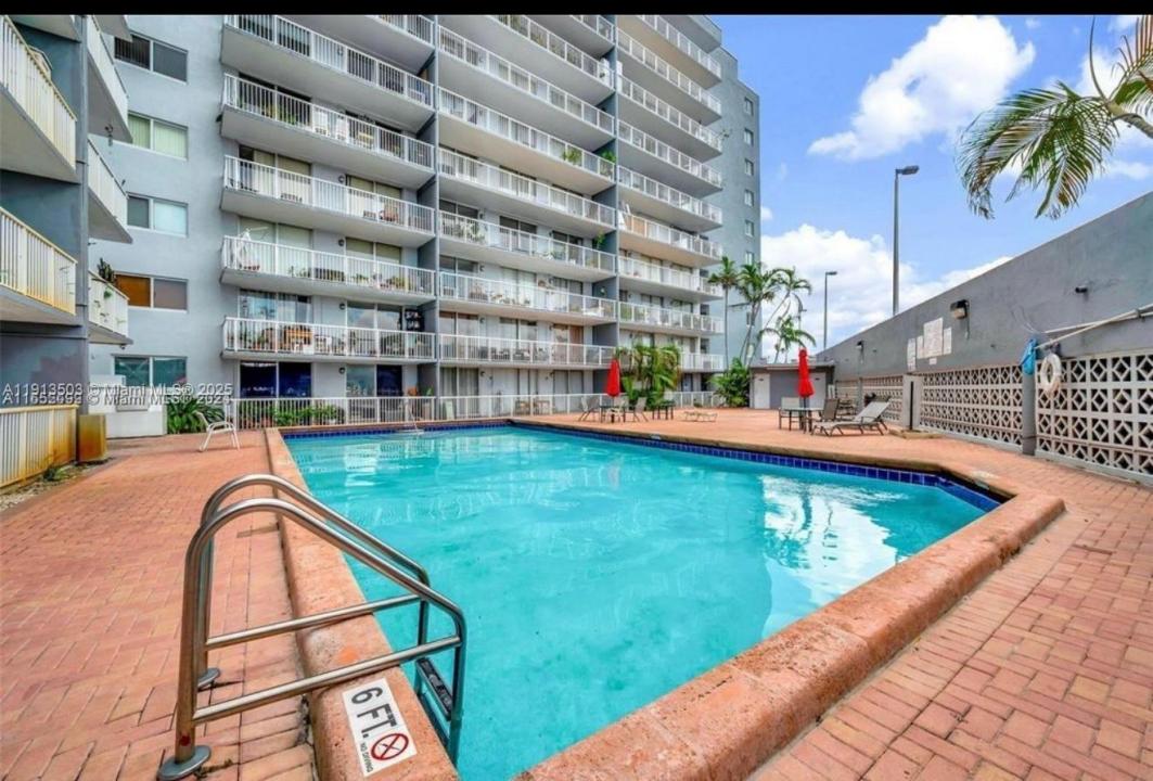 1800 NW 24th Ave 420, Miami, פלורידה 33125, ארצות הברית של אמריקה