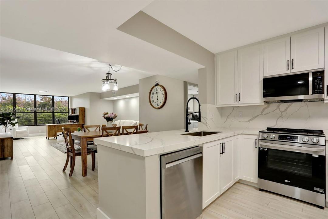 2660 N Carambola Cir N 305, Coconut Creek, Florida 33066, Estados Unidos