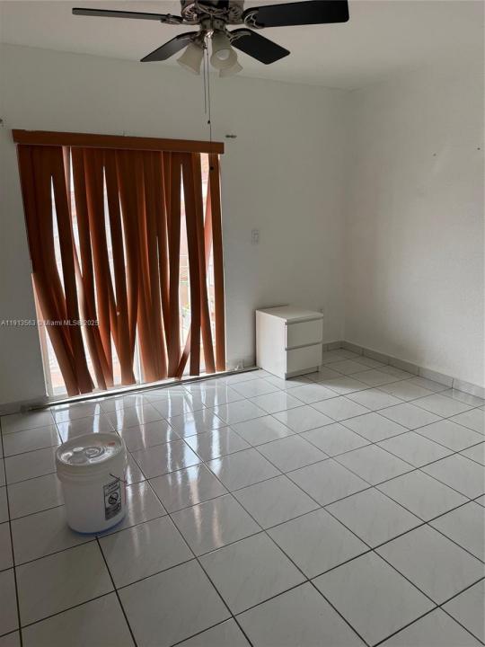 6985 W 29th Ave 206, Hialeah, Floryda 33018, USA