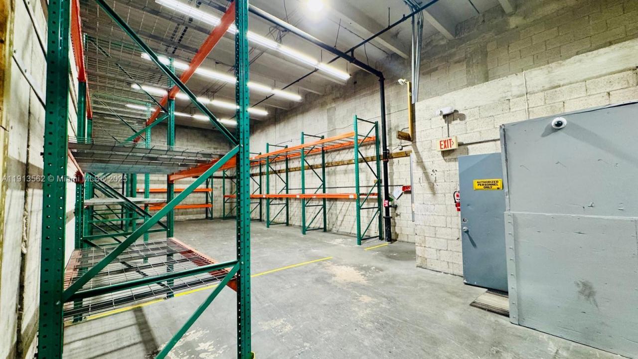 7953 NW 64th St, Medley, פלורידה 33166, ארצות הברית של אמריקה