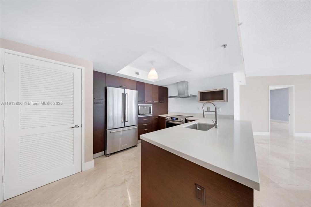 150 Sunny Isles Blvd 1-601, Sunny Isles Beach, Флорида 33160, Соединенные Штаты