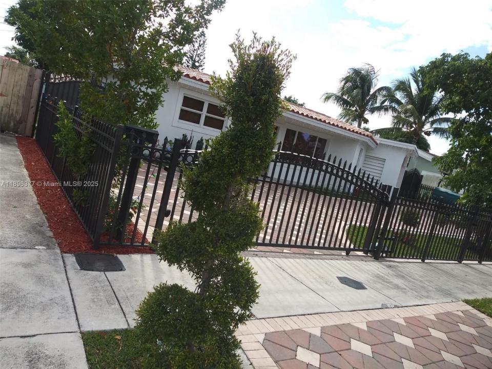 240 NE 27th St 1, Pompano Beach, Floride 33064, États-Unis