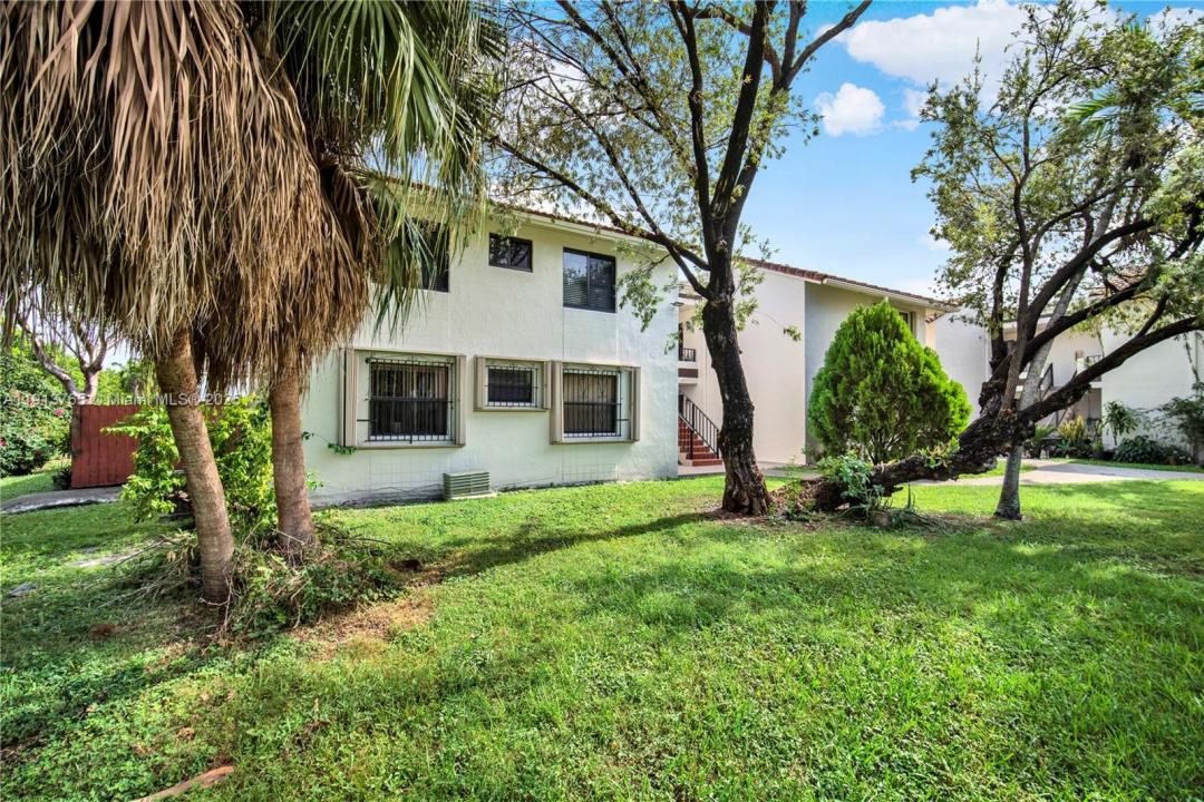 10857 NW 7th St 24-17, Miami, Florida 33172