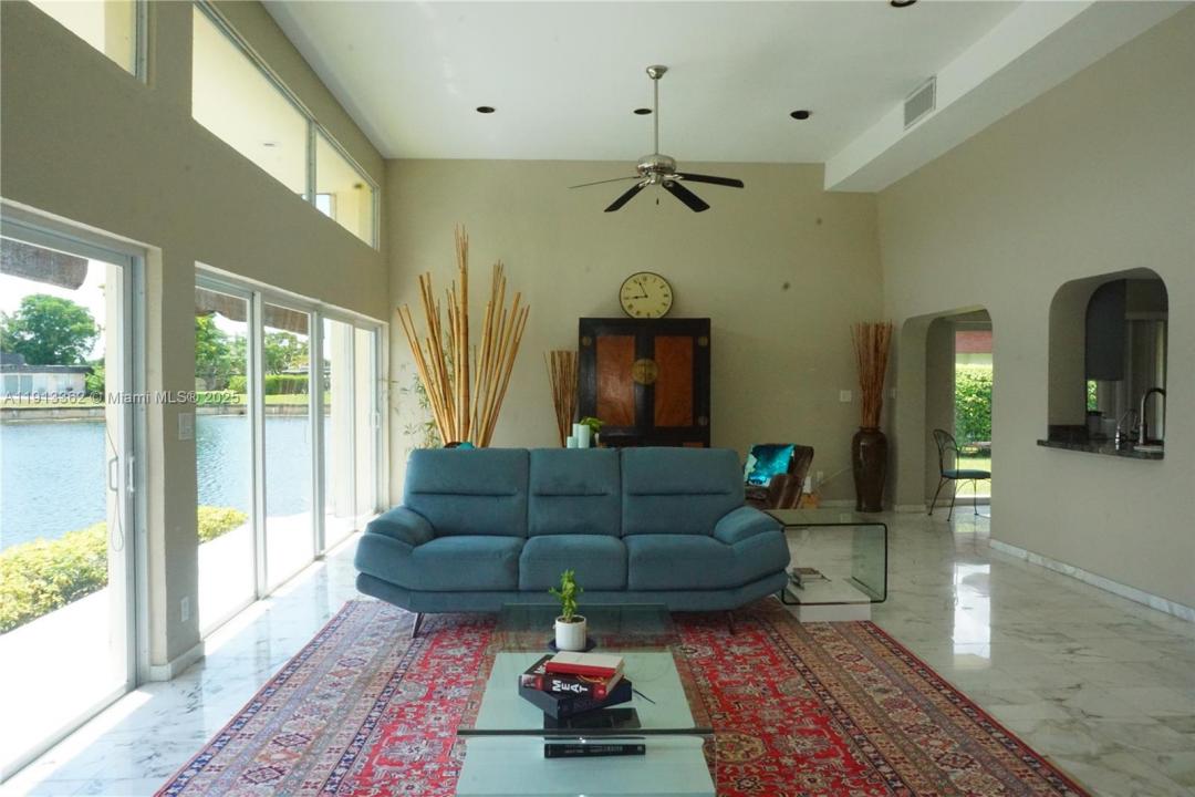 4511 King Palm Dr 0, Tamarac, Florida 33319, USA