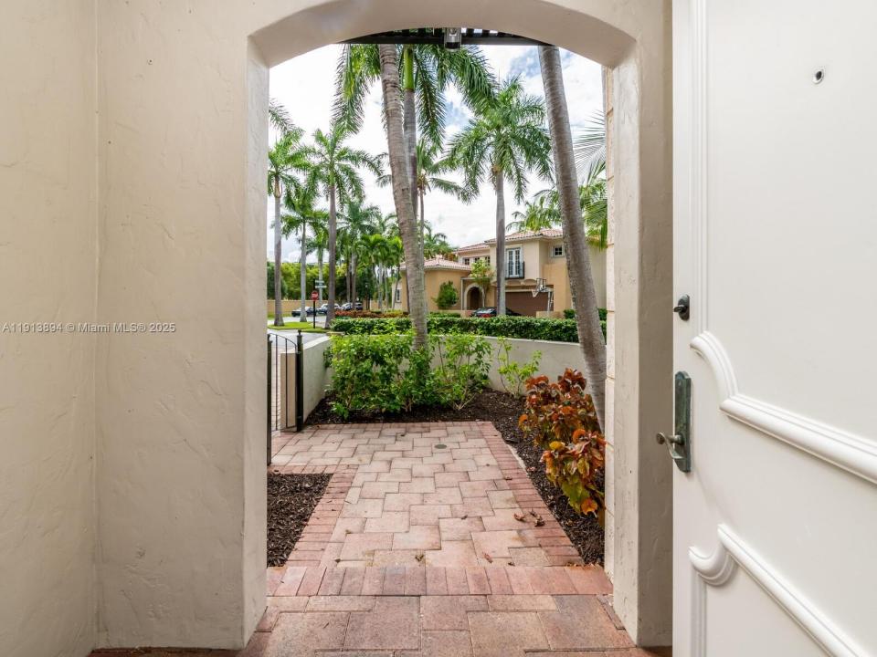 20729 NE 32nd Ave, Aventura, 佛羅里達州 33180, 美國