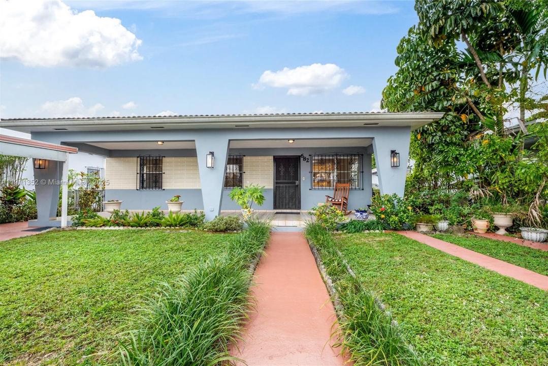 682 W 37th St, Hialeah, Florida 33012, Stati Uniti