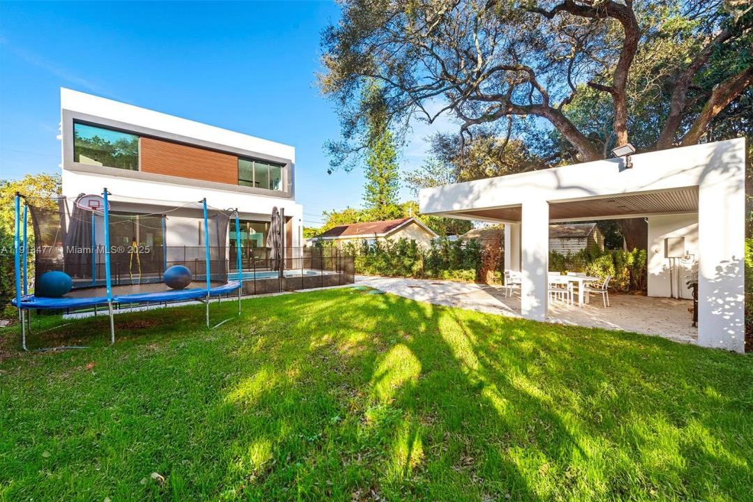 2572 NE 182nd Ter, North Miami Beach, Florida 33160, HOA KỲ