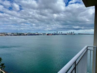 770 Claughton Island Dr 1613, Miami, Florida 33131, USA