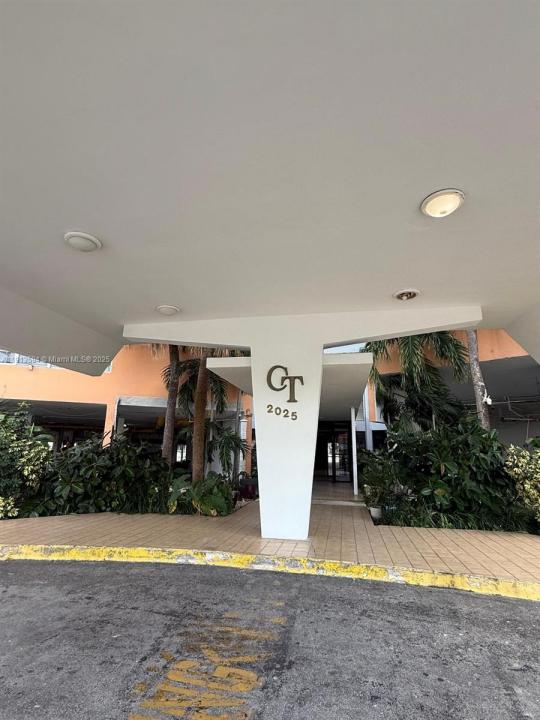 2025 NE 164th St 406, North Miami Beach, Floride 33162, États-Unis