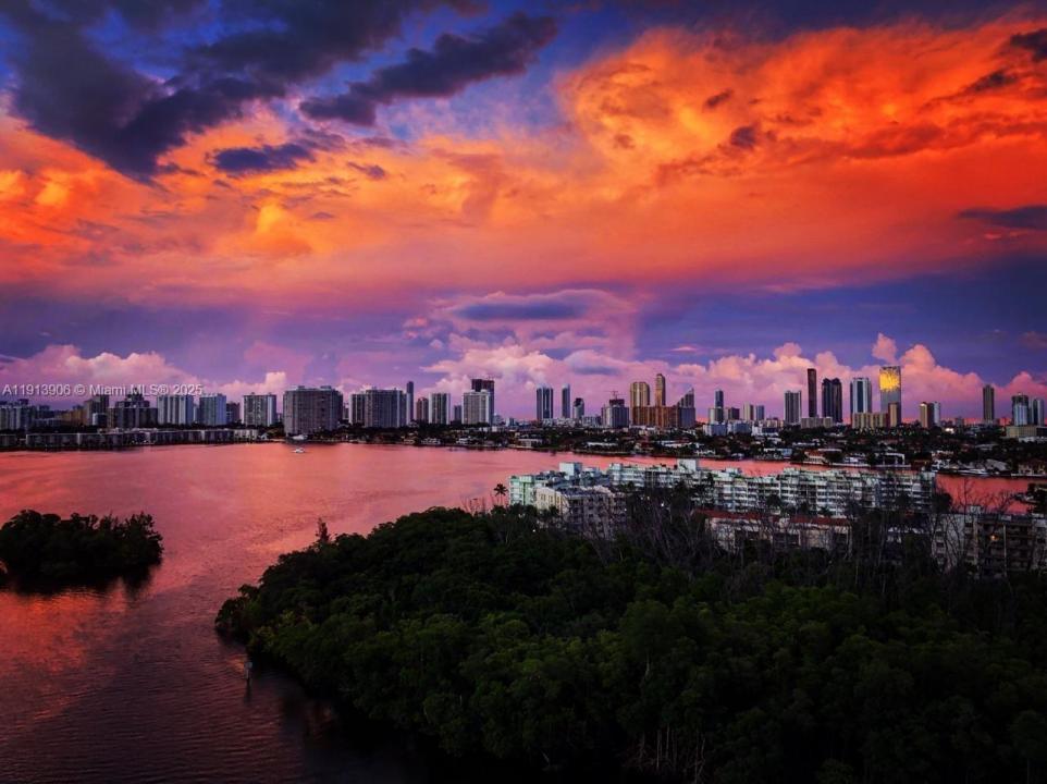 16385 Biscayne Blvd 3003, North Miami Beach, Floride 33160, États-Unis