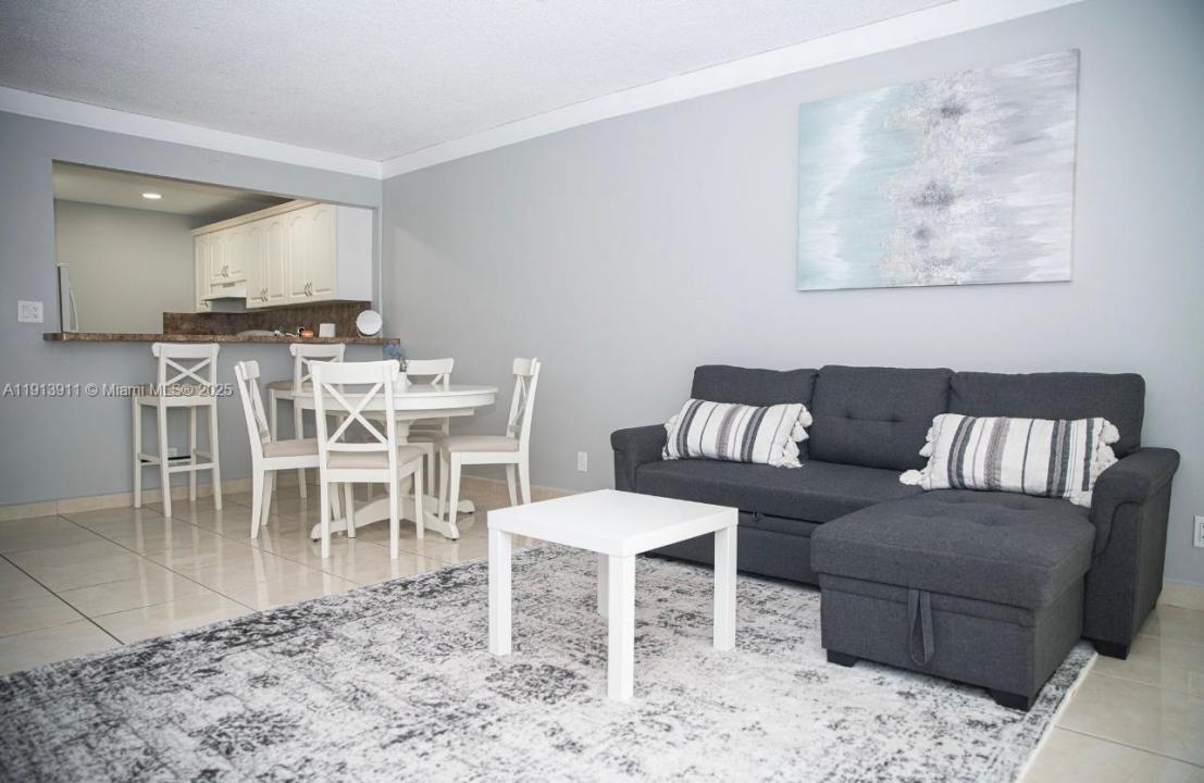 3101 N Country Club Dr 703, Aventura, Florida 33180, Stati Uniti