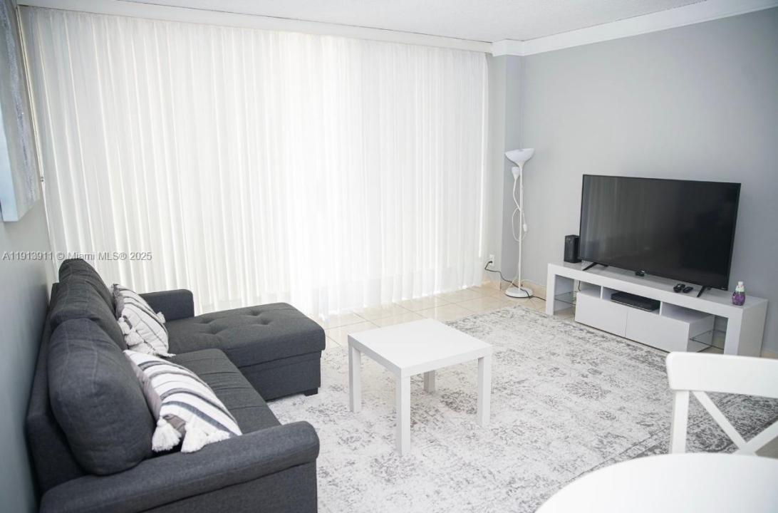 3101 N Country Club Dr 703, Aventura, Florida 33180, Stati Uniti