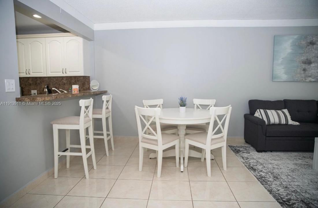 3101 N Country Club Dr 703, Aventura, Florida 33180, Stati Uniti