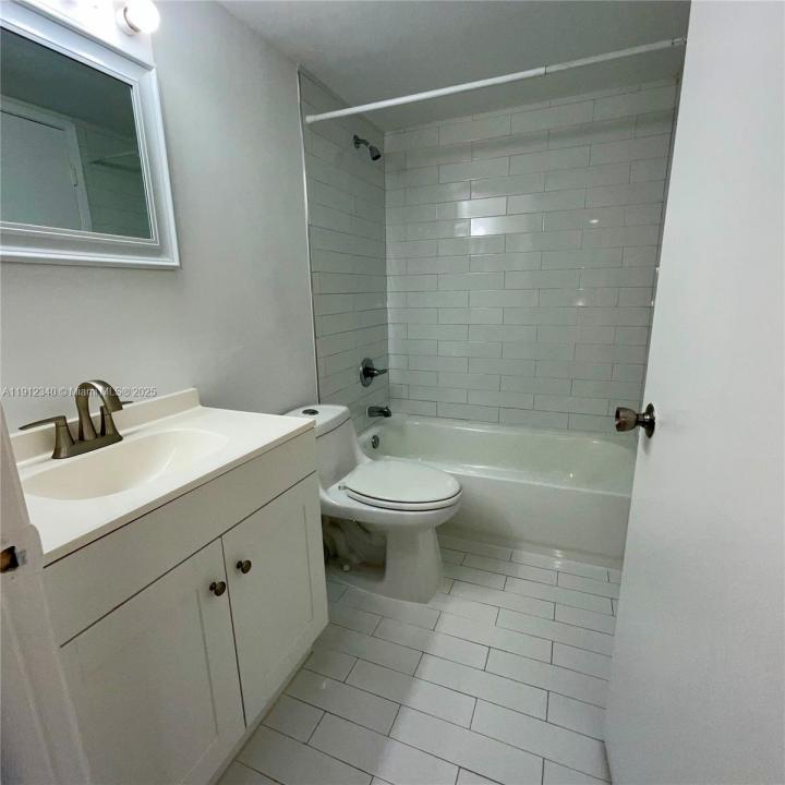 770 Claughton Island Dr 1715, Miami, Florida 33131