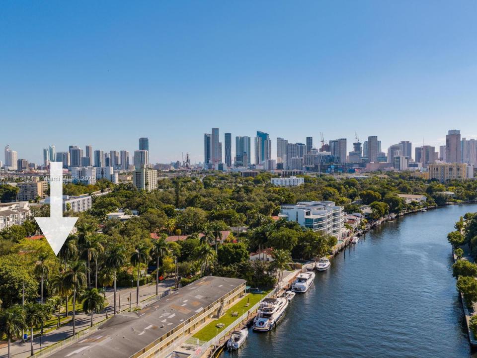 1009 NW 11th Ct, Miami, Florida 33136, HOA KỲ