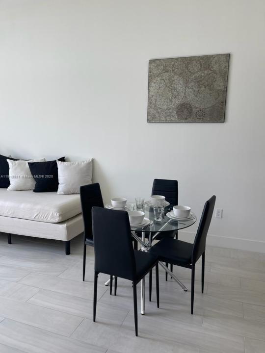 2000 Metropica Way 605, Sunrise, Флорида 33323, Соединенные Штаты