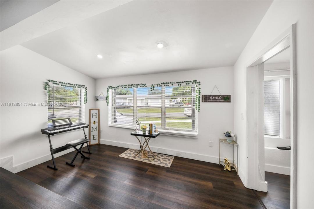 600 SW 10th St, Hallandale Beach, Floryda 33009, USA