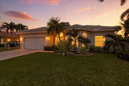 9353 Cove Point Cir, Boynton Beach, Florida 33472