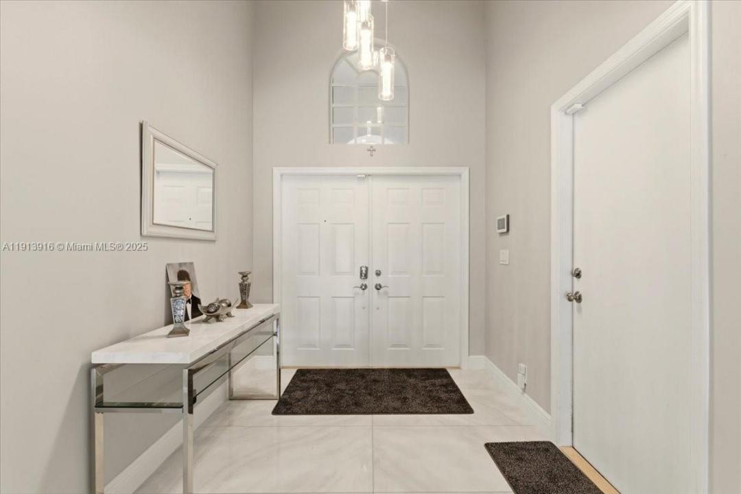 9353 Cove Point Cir, Boynton Beach, Florida 33472