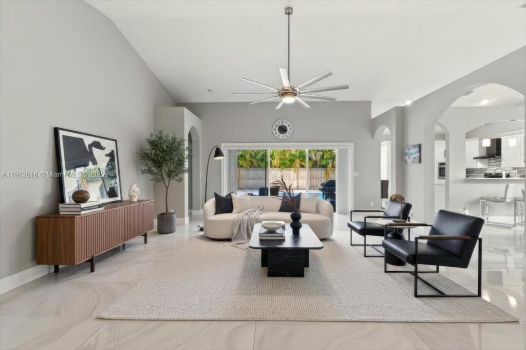 9353 Cove Point Cir, Boynton Beach, Florida 33472