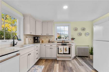 72 Kane Avenue, Middletown, RI 02842, USA