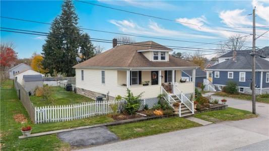 82 Charles Street, Bristol, Rhode Island 02809, USA