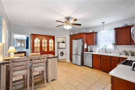 82 Charles Street, Bristol, Rhode Island 02809, USA