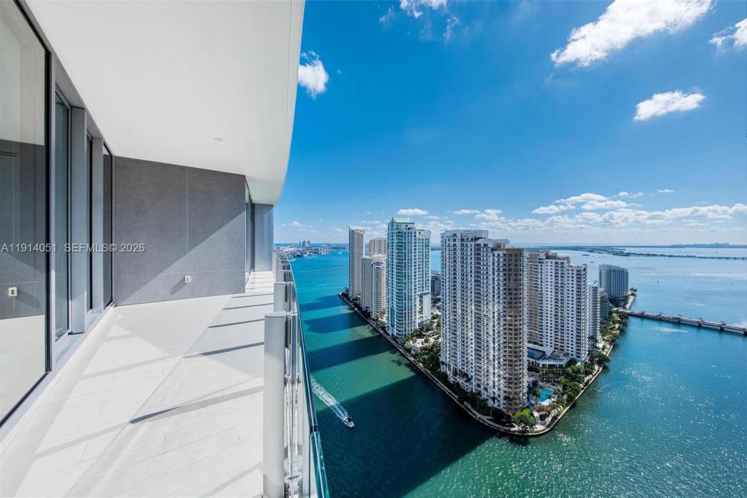 300 Biscayne Boulevard Way 3506W, Miami, Florida 33131, Stati Uniti