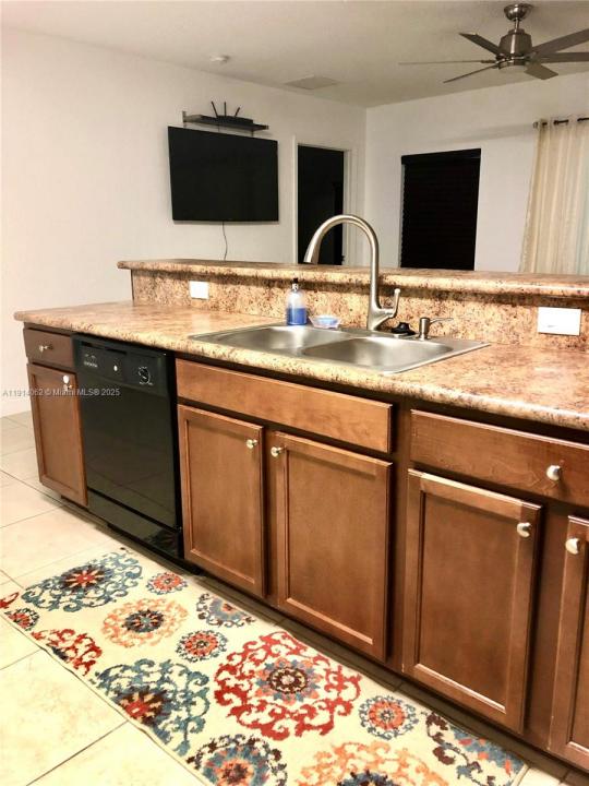 1018 Foster Rd, Hallandale Beach, 佛羅里達州 33009, 美國