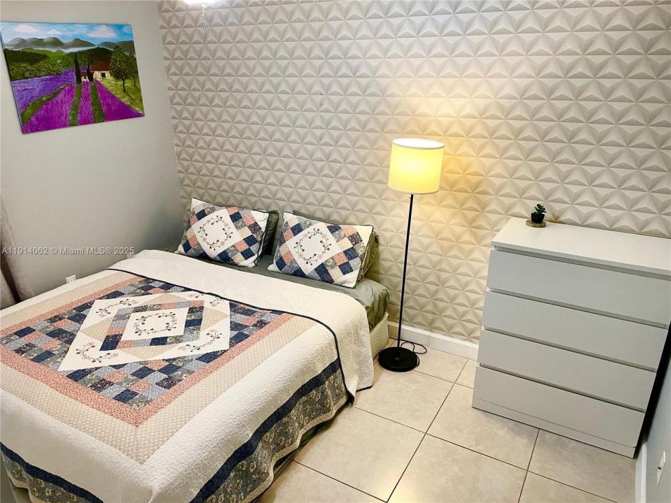 1018 Foster Rd, Hallandale Beach, 佛羅里達州 33009, 美國