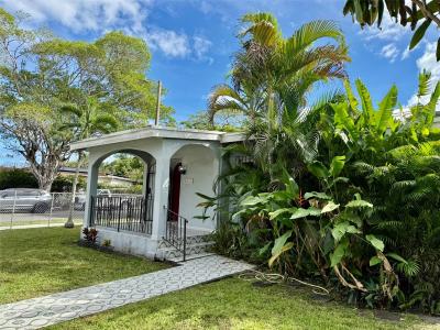 3000 NW 5th St, Miami, Florida 33125, USA