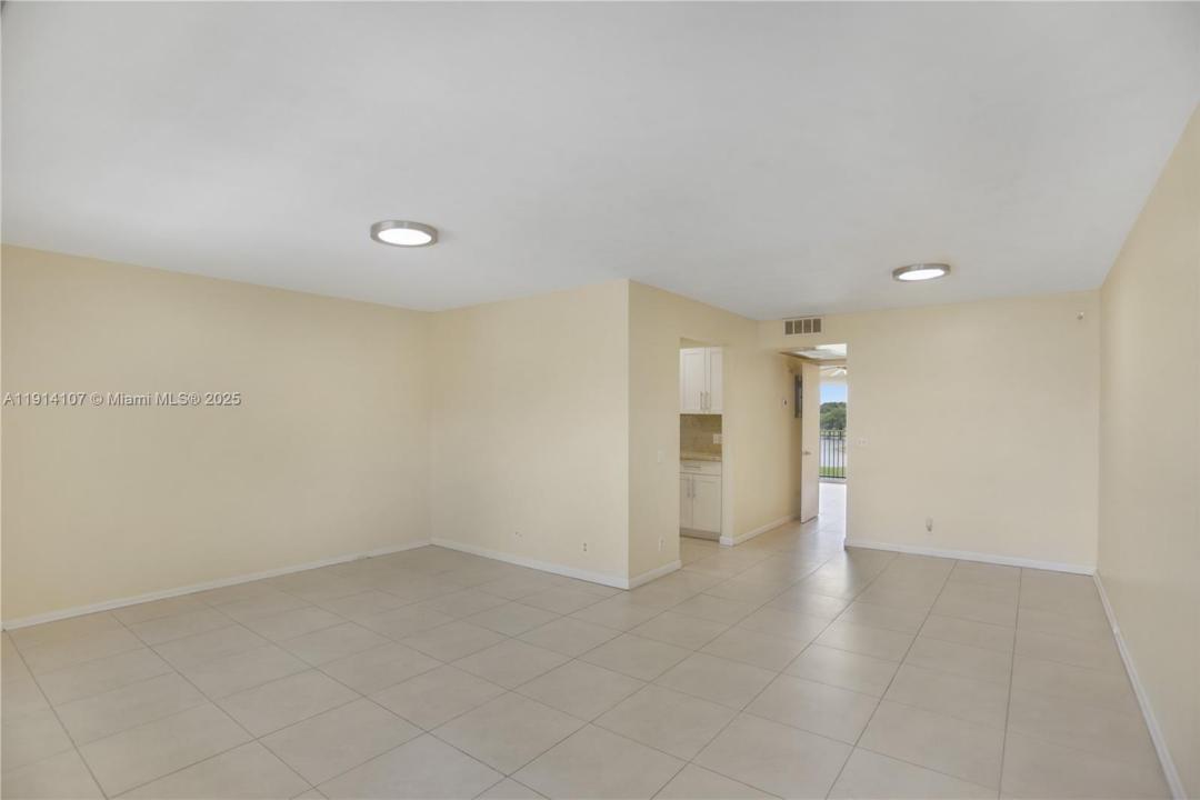 13250 SW 4th Ct 316G, Pembroke Pines, Florida 33027, Amerika Birleşik Devletleri