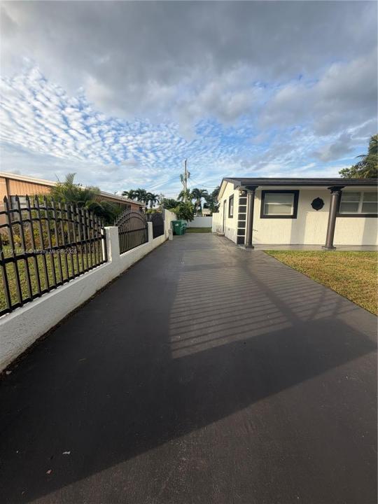 1311 NW 176th Ter, Miami Gardens, Flórida 33169, Estados Unidos