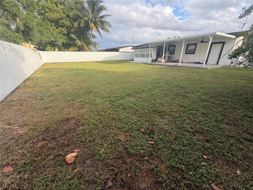 1311 NW 176th Ter, Miami Gardens, Flórida 33169, Estados Unidos