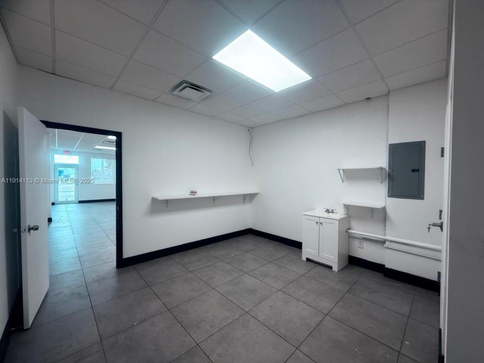 2198 - B Ali Baba Ave, Opa-Locka, Flórida 33054, Estados Unidos