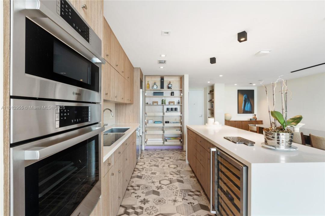 1040 Biscayne Blvd 1602, Miami, Florida 33132