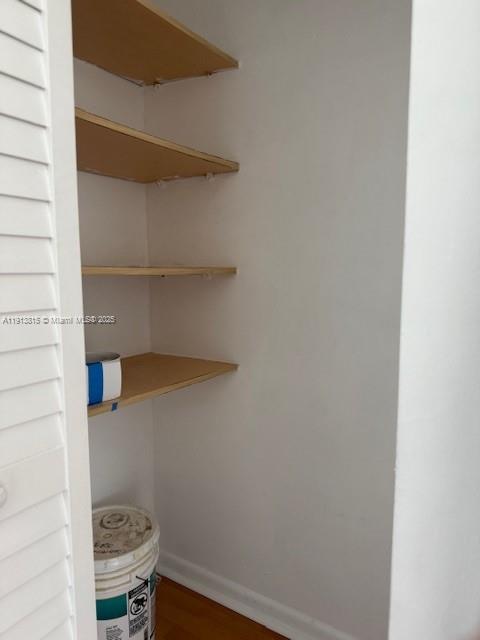 2350 NE 135th St 711, North Miami, Floryda 33181, USA