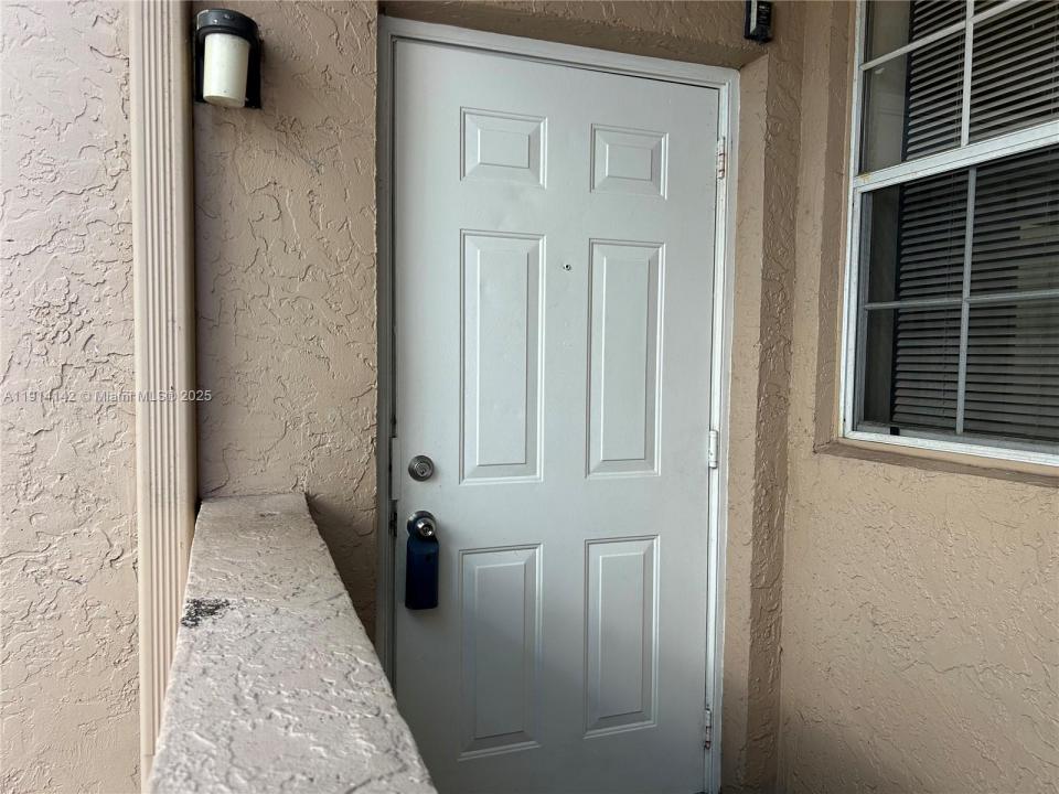 1791 NW 96th Ter 4K, Pembroke Pines, Floryda 33024, USA